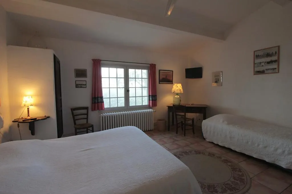 Hotel Cacharel Saintes-Maries-de-la-Mer 3*,  Francja