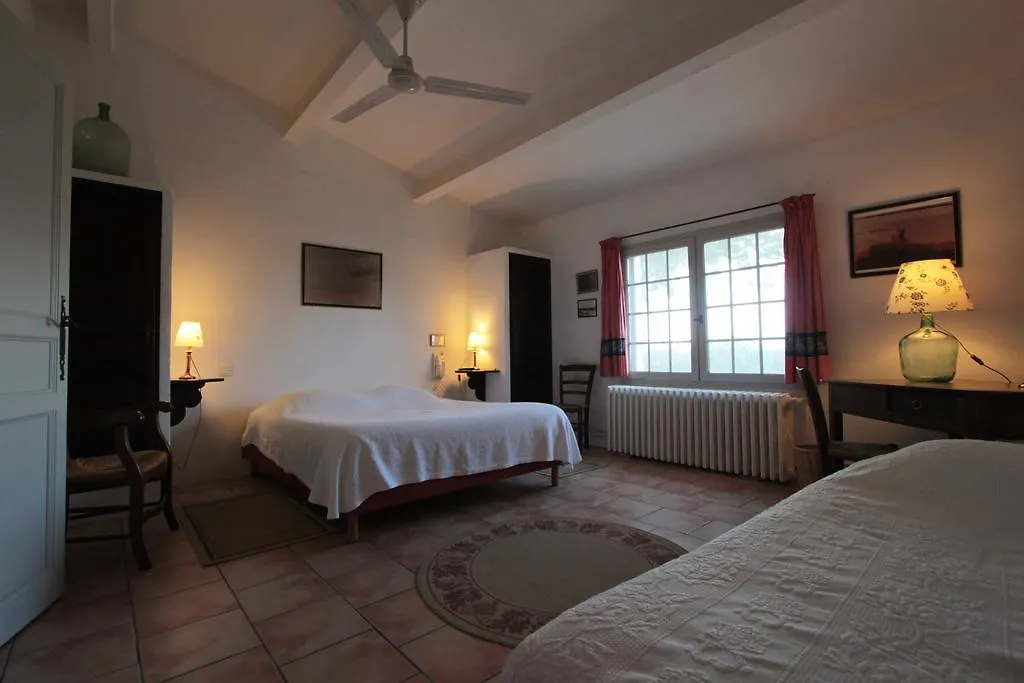 Hotel Cacharel Saintes-Maries-de-la-Mer Francja